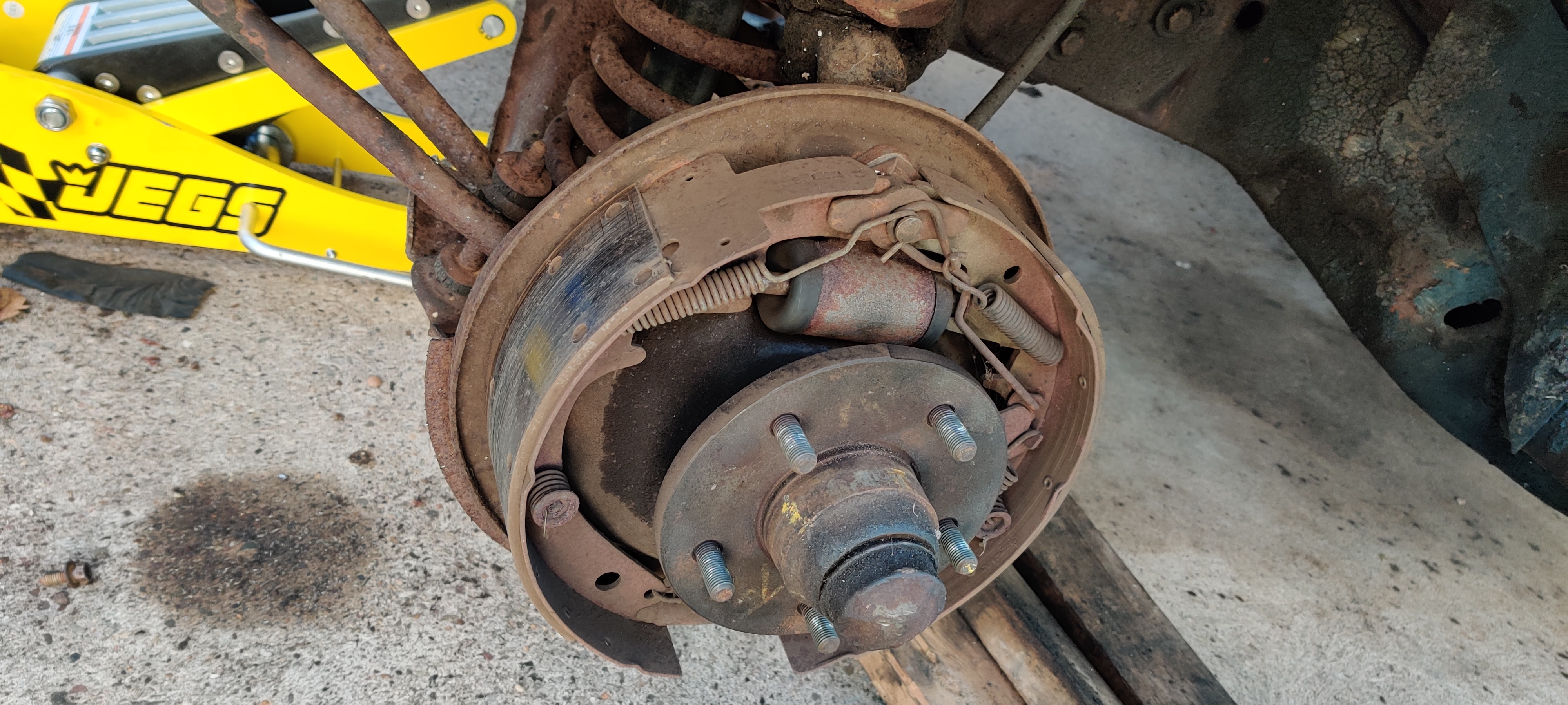 Front drum brake